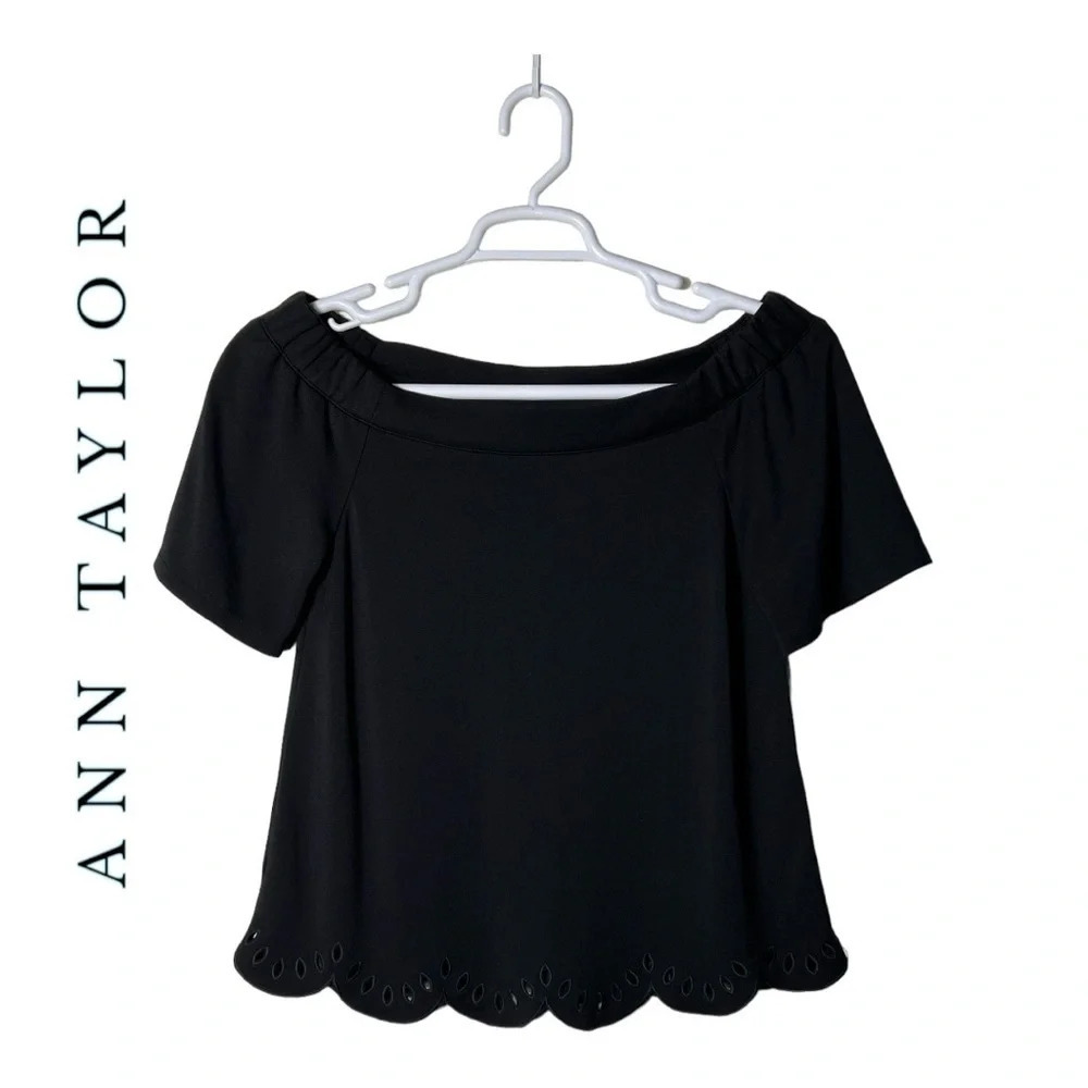 1825. ANN TAYLOR OFF SHOULDER TOP BLACK IN COLOR SIZE‎ XSMALL CUTOUT LACE BOTTOM